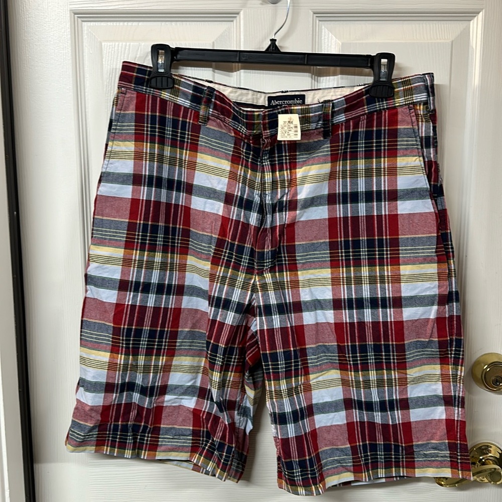 Men’s Abercrombie & Fitch plaid shorts